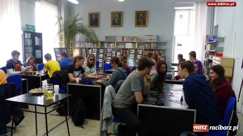 Zdjęcie w galerii na portalu naszraciborz.pl: Klub Gier Planszowych po raz dziewiąty w raciborskiej bibliotece wiadomości z regionu