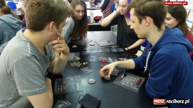Zdjęcie w galerii na portalu naszraciborz.pl: Klub Gier Planszowych po raz dziewiąty w raciborskiej bibliotece wiadomości z regionu