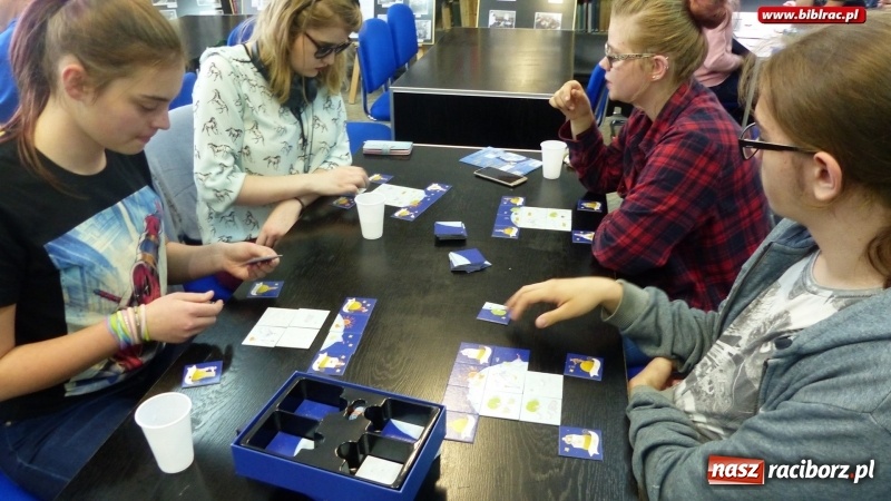 Zdjęcie w galerii na portalu naszraciborz.pl: Klub Gier Planszowych po raz dziewiąty w raciborskiej bibliotece wiadomości z regionu