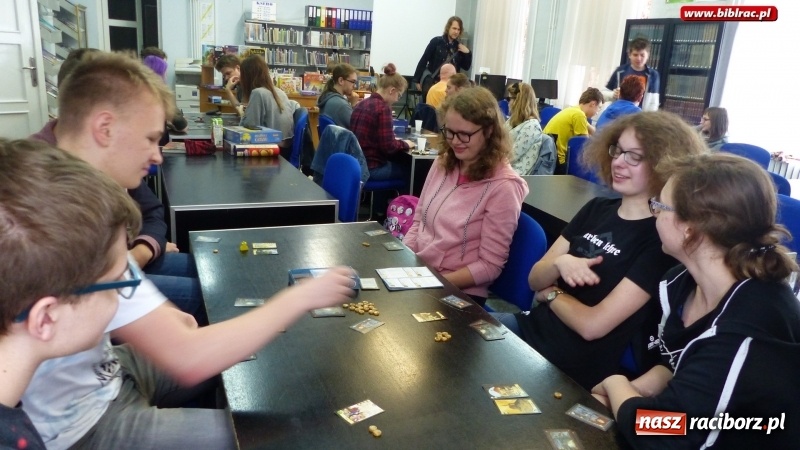 Zdjęcie w galerii na portalu naszraciborz.pl: Klub Gier Planszowych po raz dziewiąty w raciborskiej bibliotece wiadomości z regionu