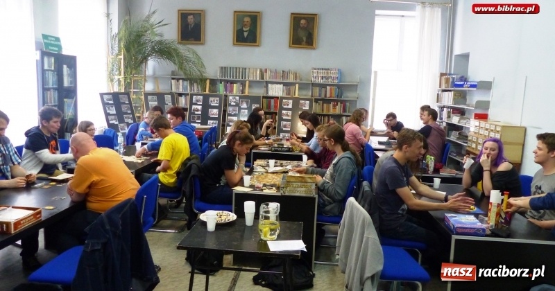 Zdjęcie w galerii na portalu naszraciborz.pl: Klub Gier Planszowych po raz dziewiąty w raciborskiej bibliotece wiadomości z regionu