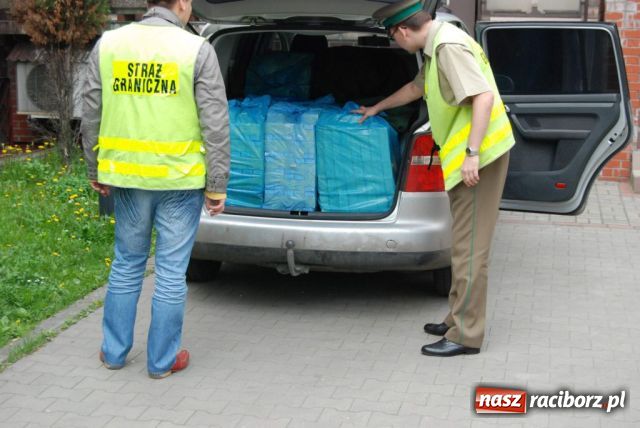 Zdjęcie w galerii na portalu naszraciborz.pl: Volkswagen z 200 tysiącami nielegalnych papierosów wiadomości z regionu