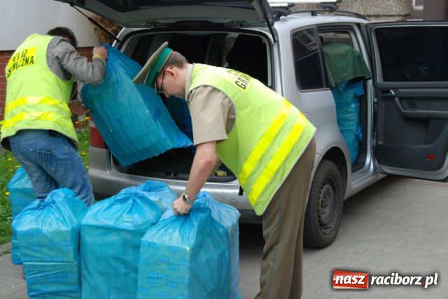 Zdjęcie w galerii na portalu naszraciborz.pl: Volkswagen z 200 tysiącami nielegalnych papierosów wiadomości z regionu