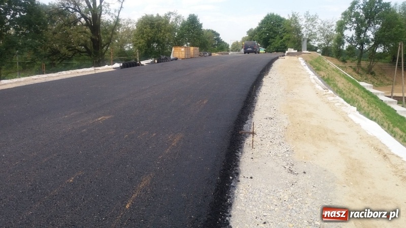 Zdjęcie w galerii na portalu naszraciborz.pl: Budowa wiaduktu w Nędzy coraz bliżej końca wiadomości z regionu