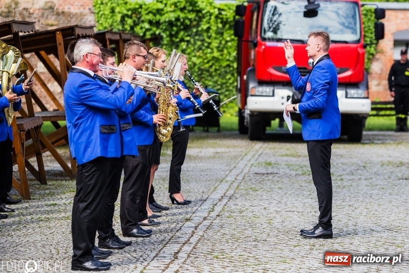 Zdjęcie w galerii na portalu naszraciborz.pl: Strażackie święto na raciborskim zamku  wiadomości z regionu