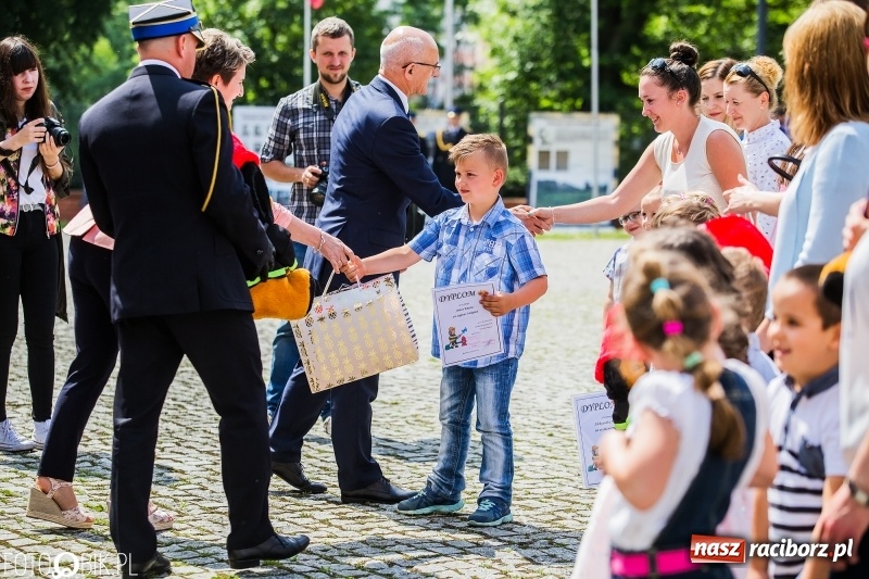 Zdjęcie w galerii na portalu naszraciborz.pl: Strażackie święto na raciborskim zamku  wiadomości z regionu