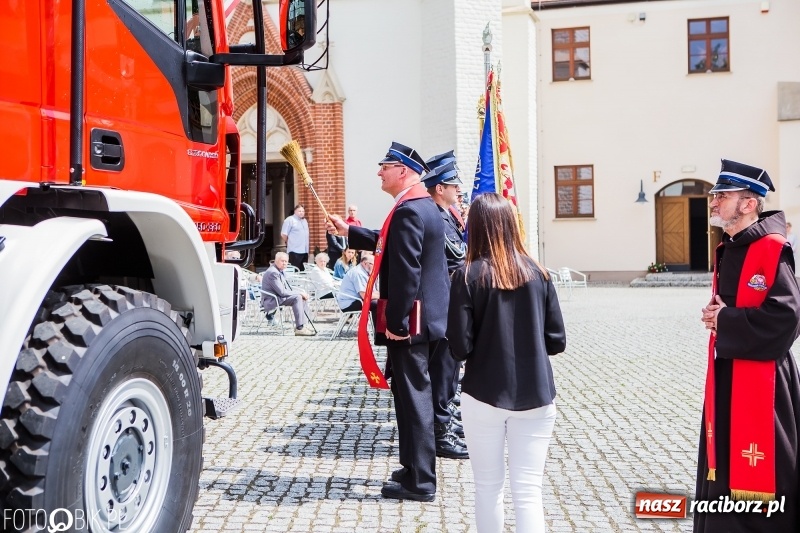 Zdjęcie w galerii na portalu naszraciborz.pl: Strażackie święto na raciborskim zamku  wiadomości z regionu