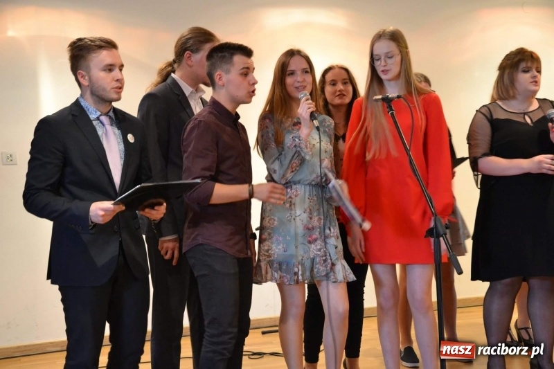 Zdjęcie w galerii na portalu naszraciborz.pl: Warsztaty plastyczne i polsko - czeski koncert na Zamku Piastowskim  wiadomości z regionu