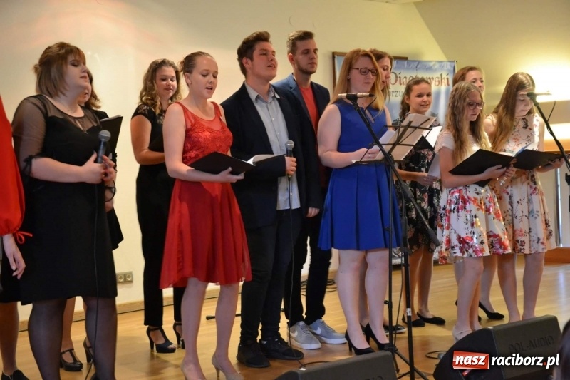 Zdjęcie w galerii na portalu naszraciborz.pl: Warsztaty plastyczne i polsko - czeski koncert na Zamku Piastowskim  wiadomości z regionu