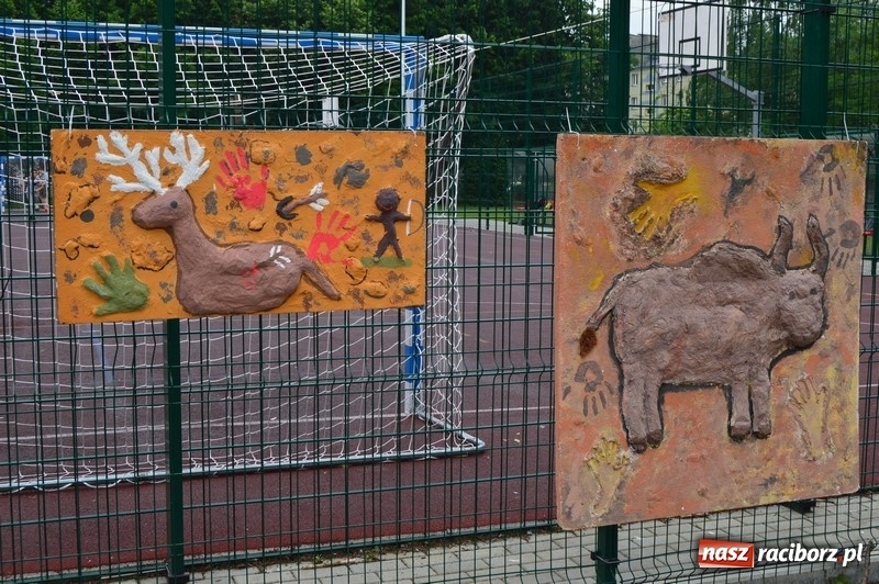 Zdjęcie w galerii na portalu naszraciborz.pl: Moc atrakcji na Pikniku Rodzinnym w SP 4 wiadomości z regionu