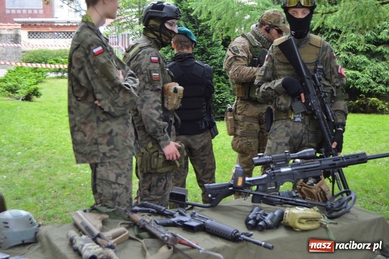 Zdjęcie w galerii na portalu naszraciborz.pl: Moc atrakcji na Pikniku Rodzinnym w SP 4 wiadomości z regionu