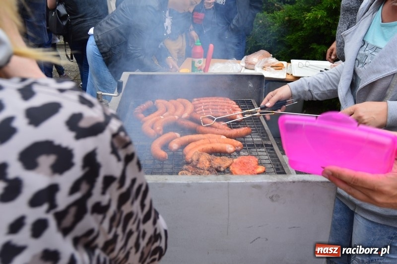 Zdjęcie w galerii na portalu naszraciborz.pl: Moc atrakcji na Pikniku Rodzinnym w SP 4 wiadomości z regionu