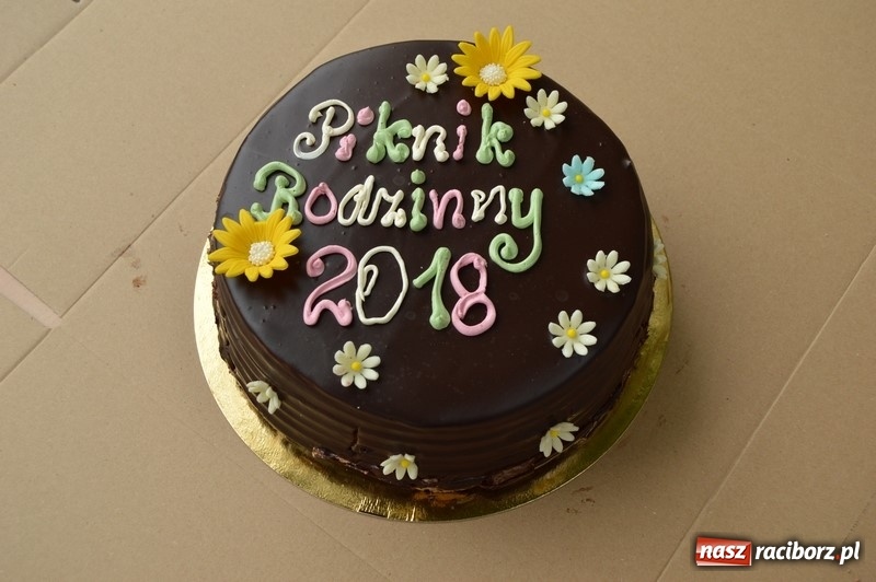 Zdjęcie w galerii na portalu naszraciborz.pl: Moc atrakcji na Pikniku Rodzinnym w SP 4 wiadomości z regionu