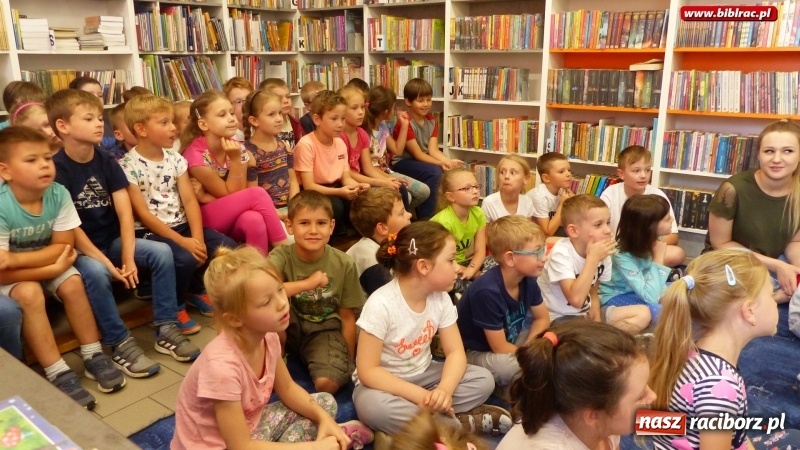 Zdjęcie w galerii na portalu naszraciborz.pl: Wiesław Drabik pierwszym gościem Wielkiej ligi młodych czytelników wiadomości z regionu