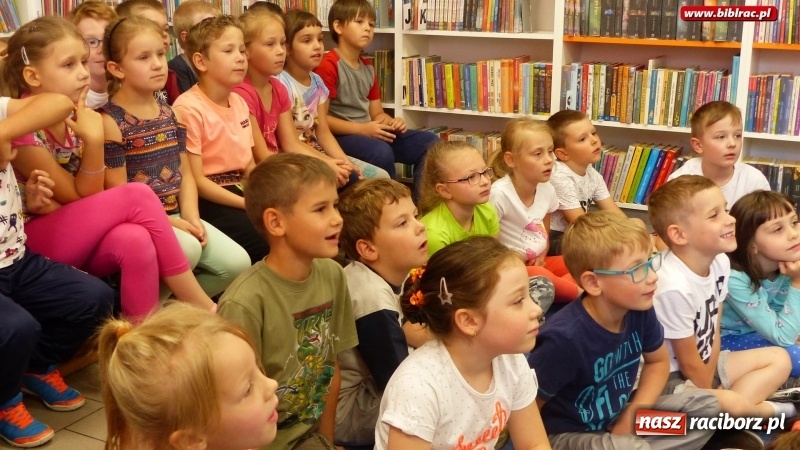 Zdjęcie w galerii na portalu naszraciborz.pl: Wiesław Drabik pierwszym gościem Wielkiej ligi młodych czytelników wiadomości z regionu