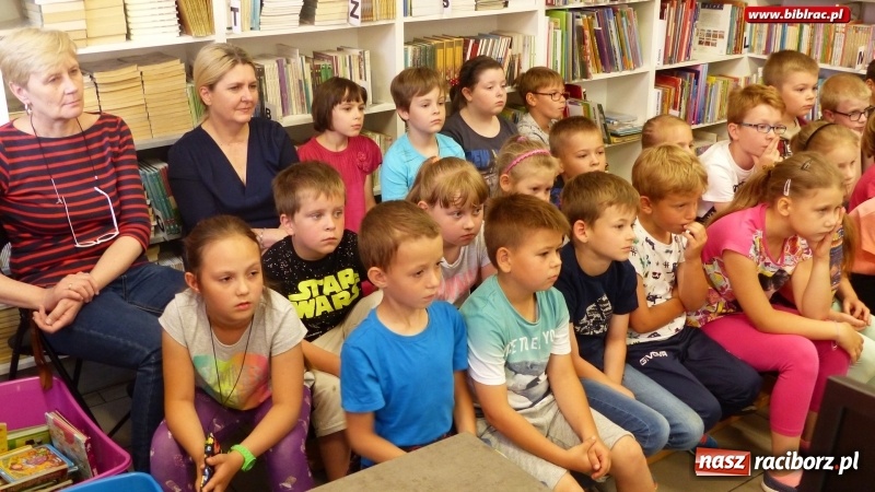 Zdjęcie w galerii na portalu naszraciborz.pl: Wiesław Drabik pierwszym gościem Wielkiej ligi młodych czytelników wiadomości z regionu