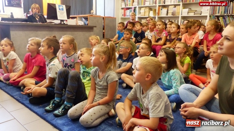 Zdjęcie w galerii na portalu naszraciborz.pl: Wiesław Drabik pierwszym gościem Wielkiej ligi młodych czytelników wiadomości z regionu