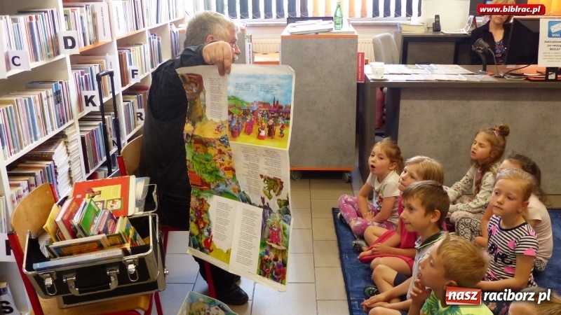 Zdjęcie w galerii na portalu naszraciborz.pl: Wiesław Drabik pierwszym gościem Wielkiej ligi młodych czytelników wiadomości z regionu