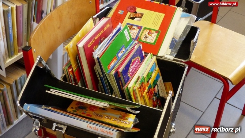 Zdjęcie w galerii na portalu naszraciborz.pl: Wiesław Drabik pierwszym gościem Wielkiej ligi młodych czytelników wiadomości z regionu