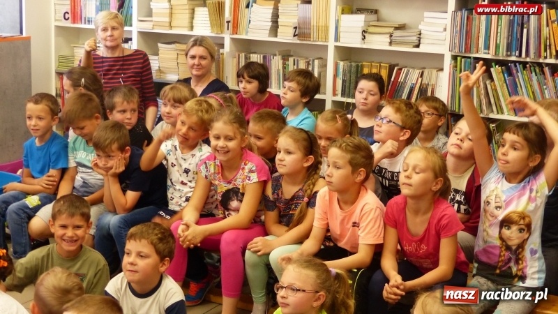 Zdjęcie w galerii na portalu naszraciborz.pl: Wiesław Drabik pierwszym gościem Wielkiej ligi młodych czytelników wiadomości z regionu