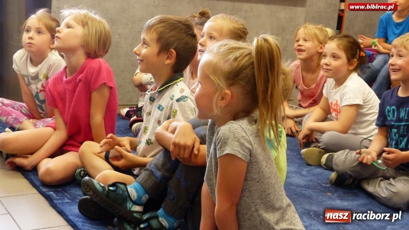 Zdjęcie w galerii na portalu naszraciborz.pl: Wiesław Drabik pierwszym gościem Wielkiej ligi młodych czytelników wiadomości z regionu