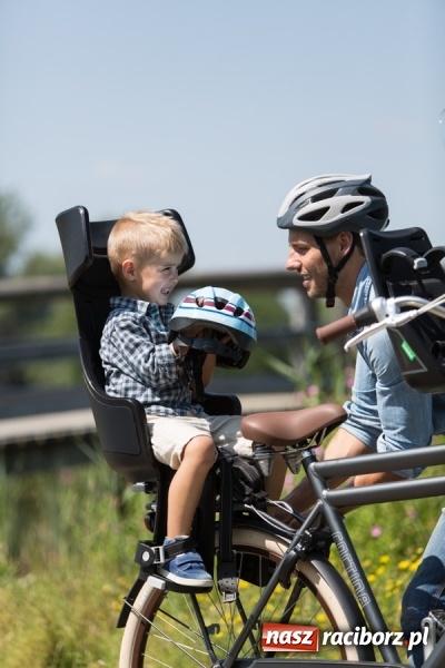 Zdjęcie w galerii na portalu naszraciborz.pl: Przyczepka rowerowa dla dzieci. Czym kierować się przy wyborze? wiadomości z regionu