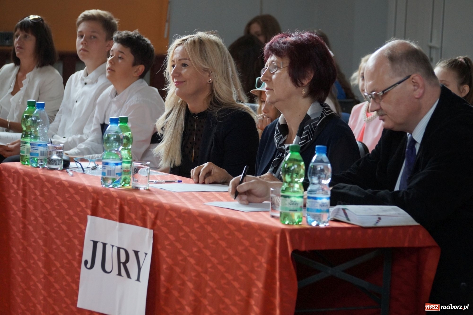 Zdjęcie w galerii na portalu naszraciborz.pl: Niebo nad Górkami Śląskimi śpiewem otwarte wiadomości z regionu