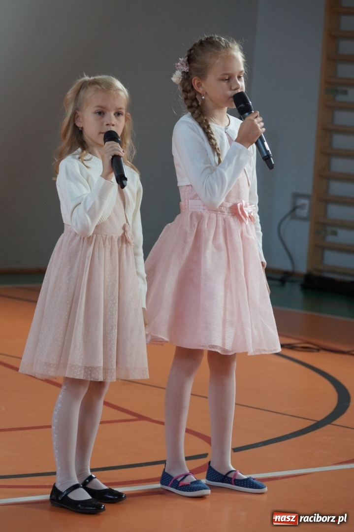 Zdjęcie w galerii na portalu naszraciborz.pl: Niebo nad Górkami Śląskimi śpiewem otwarte wiadomości z regionu