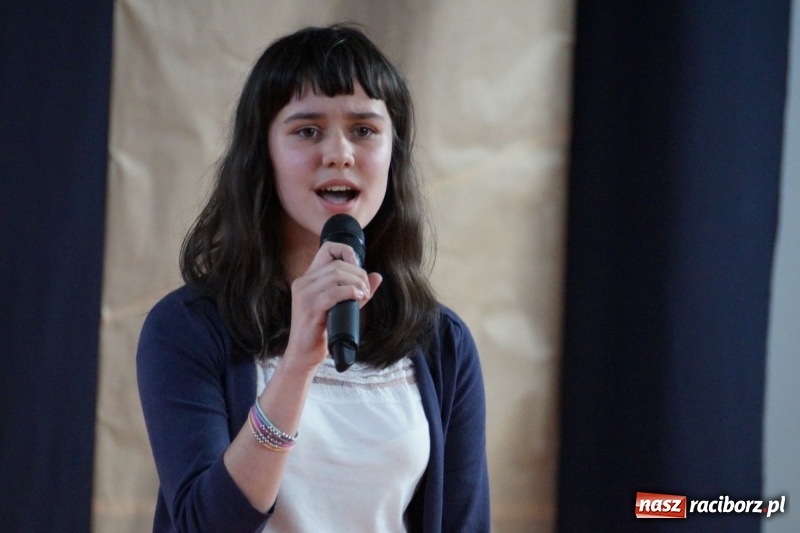 Zdjęcie w galerii na portalu naszraciborz.pl: Niebo nad Górkami Śląskimi śpiewem otwarte wiadomości z regionu