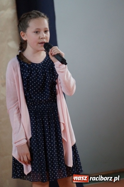 Zdjęcie w galerii na portalu naszraciborz.pl: Niebo nad Górkami Śląskimi śpiewem otwarte wiadomości z regionu