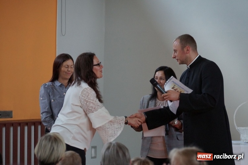 Zdjęcie w galerii na portalu naszraciborz.pl: Niebo nad Górkami Śląskimi śpiewem otwarte wiadomości z regionu