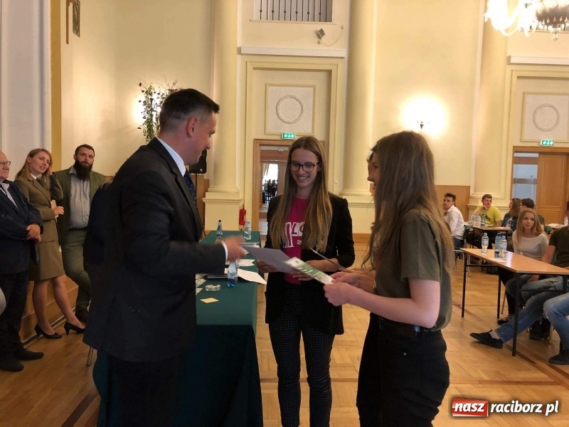 Zdjęcie w galerii na portalu naszraciborz.pl: Uczniowie II LO najlepsi w Polsce wiadomości z regionu