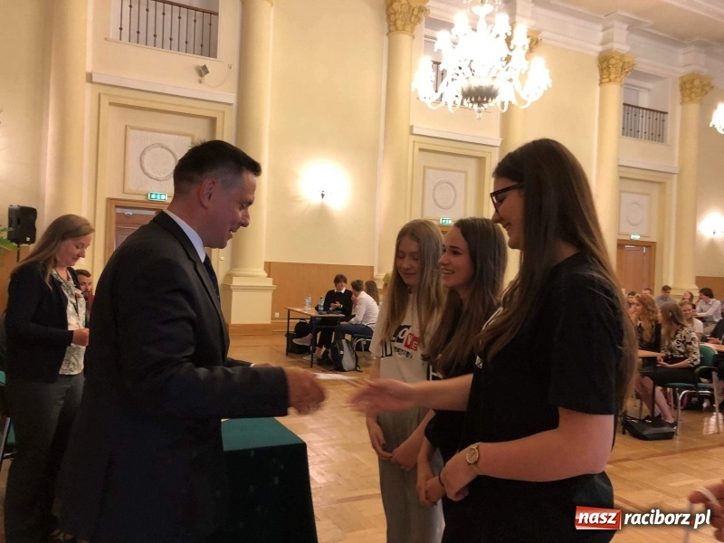 Zdjęcie w galerii na portalu naszraciborz.pl: Uczniowie II LO najlepsi w Polsce wiadomości z regionu