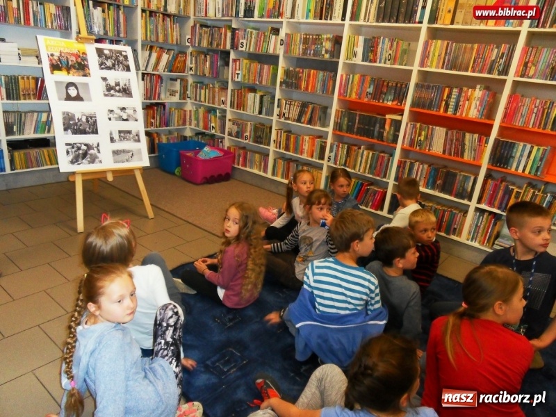 Zdjęcie w galerii na portalu naszraciborz.pl: Program edukacyjny Globalnie w bibliotekach dotarł do Raciborza wiadomości z regionu