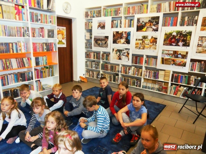 Zdjęcie w galerii na portalu naszraciborz.pl: Program edukacyjny Globalnie w bibliotekach dotarł do Raciborza wiadomości z regionu