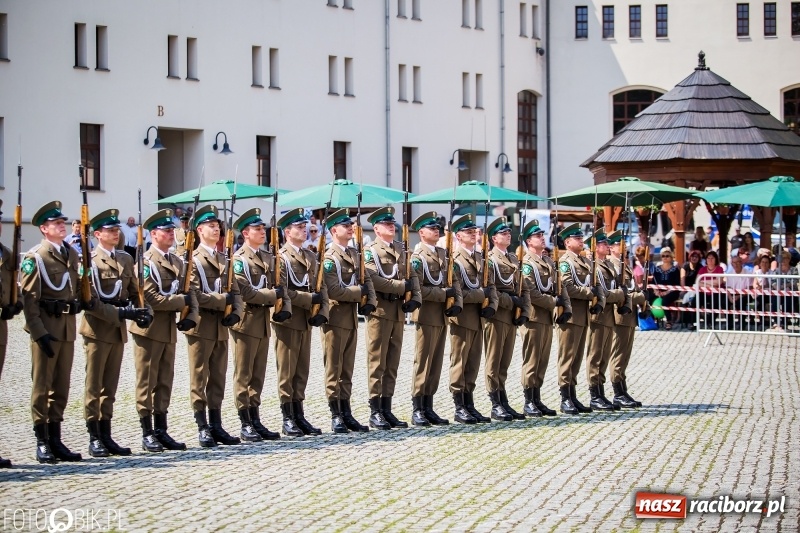 Zdjęcie w galerii na portalu naszraciborz.pl: 20 maja święto Straży Granicznej na raciborskim zamku wiadomości z regionu