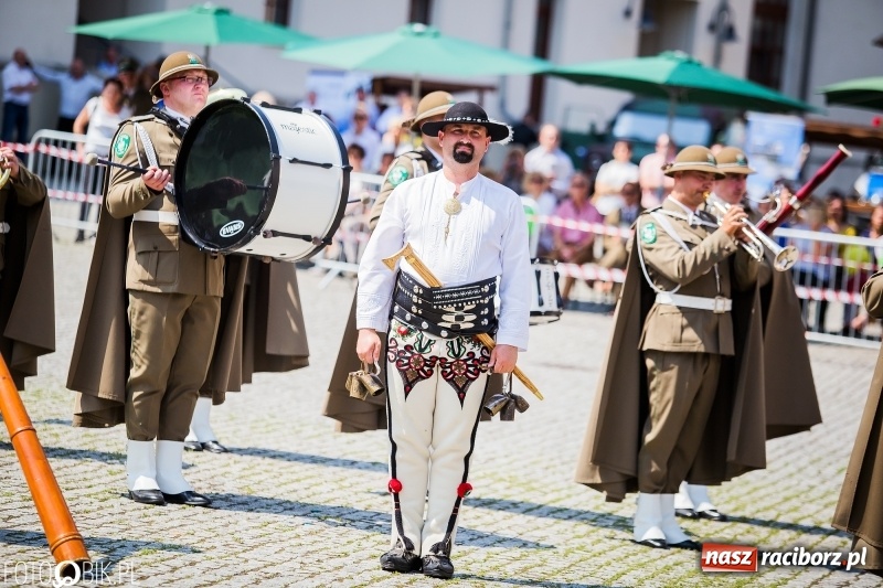 Zdjęcie w galerii na portalu naszraciborz.pl: 20 maja święto Straży Granicznej na raciborskim zamku wiadomości z regionu