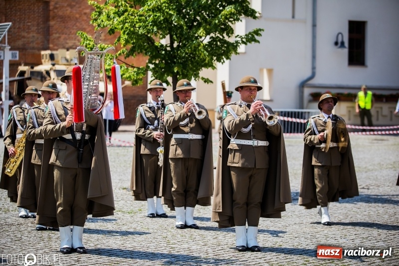 Zdjęcie w galerii na portalu naszraciborz.pl: 20 maja święto Straży Granicznej na raciborskim zamku wiadomości z regionu