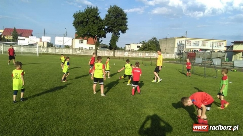 Zdjęcie w galerii na portalu naszraciborz.pl: Michal Peškovič gościł na treningu żaków Tworkowa wiadomości z regionu