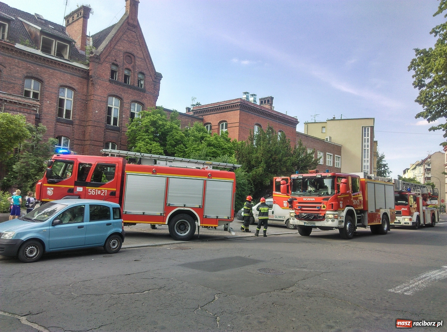 Zdjęcie w galerii na portalu naszraciborz.pl: Strażacy wsparli ratowników medycznych. Powodem brak wolnych karetek  wiadomości z regionu