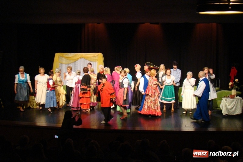 Zdjęcie w galerii na portalu naszraciborz.pl: Teatr Senioralne Forte na deskach Chorzowskiego Centrum Kultury wiadomości z regionu