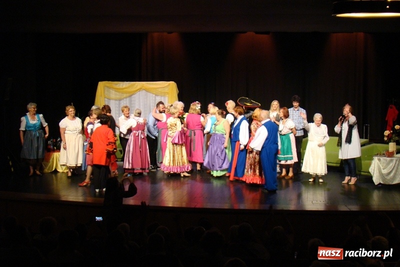 Zdjęcie w galerii na portalu naszraciborz.pl: Teatr Senioralne Forte na deskach Chorzowskiego Centrum Kultury wiadomości z regionu