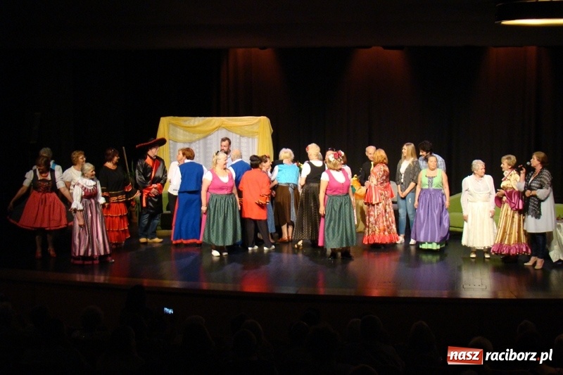 Zdjęcie w galerii na portalu naszraciborz.pl: Teatr Senioralne Forte na deskach Chorzowskiego Centrum Kultury wiadomości z regionu