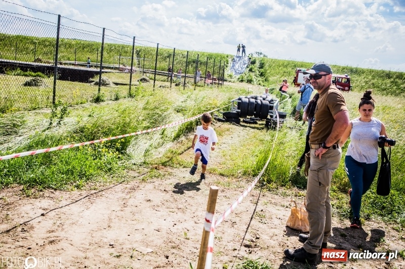 Zdjęcie w galerii na portalu naszraciborz.pl: I Bieg Małego Polaka, czyli raciborski tor przeszkód dla dzieci wiadomości z regionu