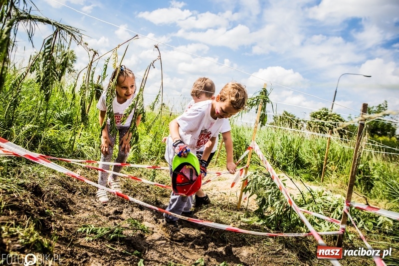 Zdjęcie w galerii na portalu naszraciborz.pl: I Bieg Małego Polaka, czyli raciborski tor przeszkód dla dzieci wiadomości z regionu
