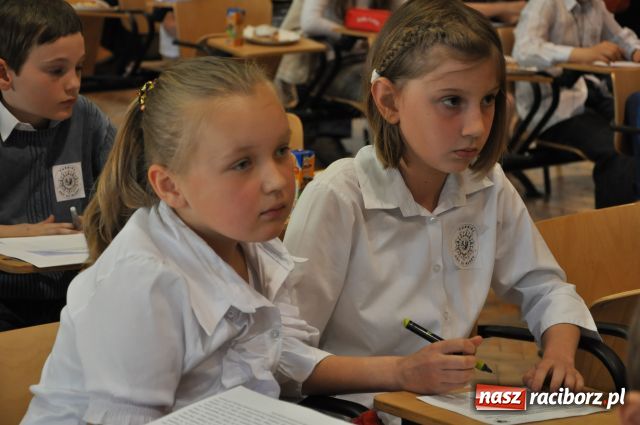 Zdjęcie w galerii na portalu naszraciborz.pl: Asy trzecich klas wyłonione wiadomości z regionu