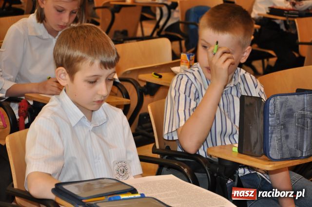 Zdjęcie w galerii na portalu naszraciborz.pl: Asy trzecich klas wyłonione wiadomości z regionu