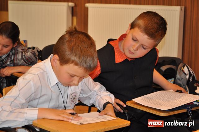 Zdjęcie w galerii na portalu naszraciborz.pl: Asy trzecich klas wyłonione wiadomości z regionu