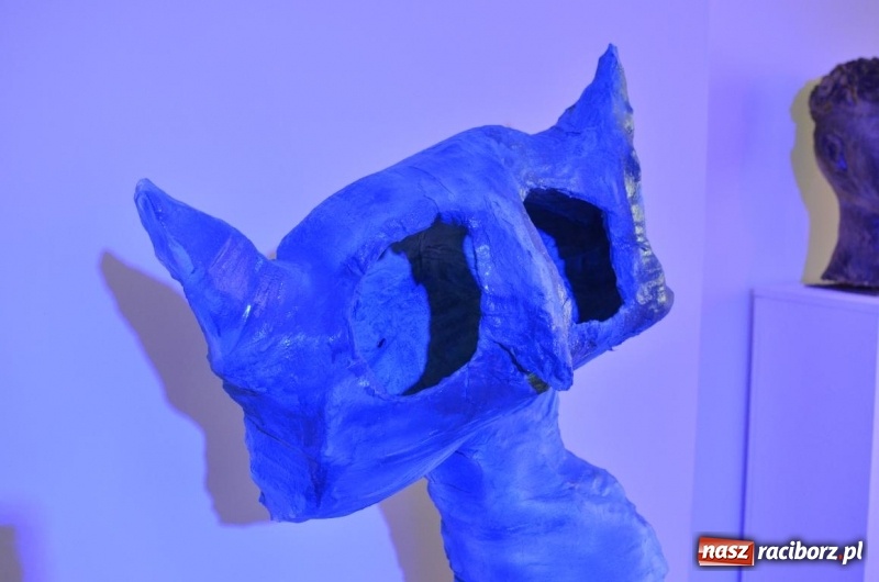 Zdjęcie w galerii na portalu naszraciborz.pl: Wernisaż pracowni rzeźby Raciborskiego Centrum Kultury wiadomości z regionu