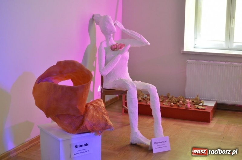 Zdjęcie w galerii na portalu naszraciborz.pl: Wernisaż pracowni rzeźby Raciborskiego Centrum Kultury wiadomości z regionu
